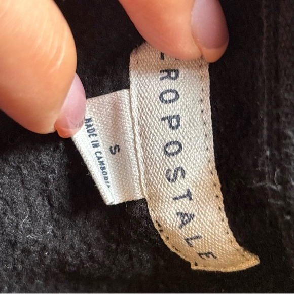 Aeropostale Women's Black‎ Hoodie Sweater - Picture 3 of 3